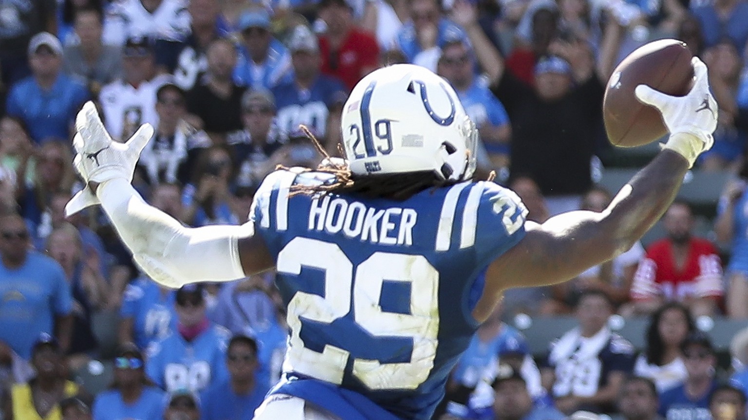 epa07828970 Indianapolis Colts free safety Malik Hooker intercepts a would-be touchdown in the end zone in the second half during the NFL American Football game between the Indianapolis Colts and the  ...