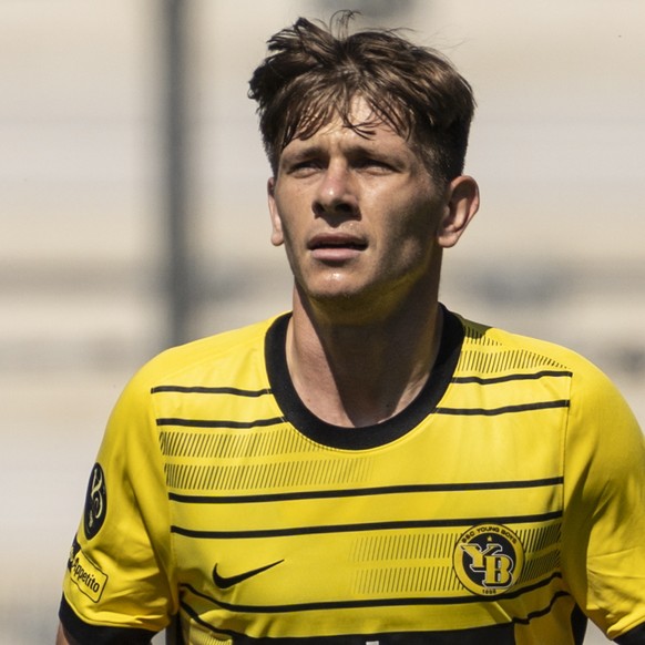 epa10734394 YB&#039;s Lukasz Lakomy, right, celebrates after scoring to 1:0 next to Hertha&#039;s Jeremy Dudziak, during the friendly soccer match between BSC Young Boys Bern and Hertha BSC, in Biel,  ...