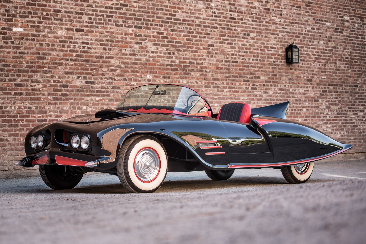 original batmobile 1940s 1950s oldsmobile rocket george barris 1963 batman auto retro design https://www.hotcars.com/ranking-the-batmobiles-from-best-to-worst/