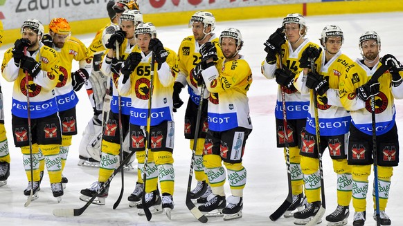 Enttaeuschte Gesichter bei den Bernern nach dem 4:3 verlorenen Spiel, beim Eishockey-Qualifikationsspiel der National League zwischen dem HC Davos und dem SC Bern, am Sonntag, 26. Januar 2020, im Eiss ...