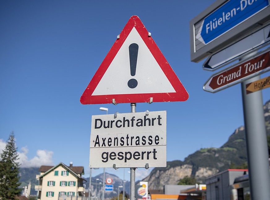 Die Axenstrasse ist nach einem Murgang erneut gesperrt, voraussichtlich für mehrere Wochen.