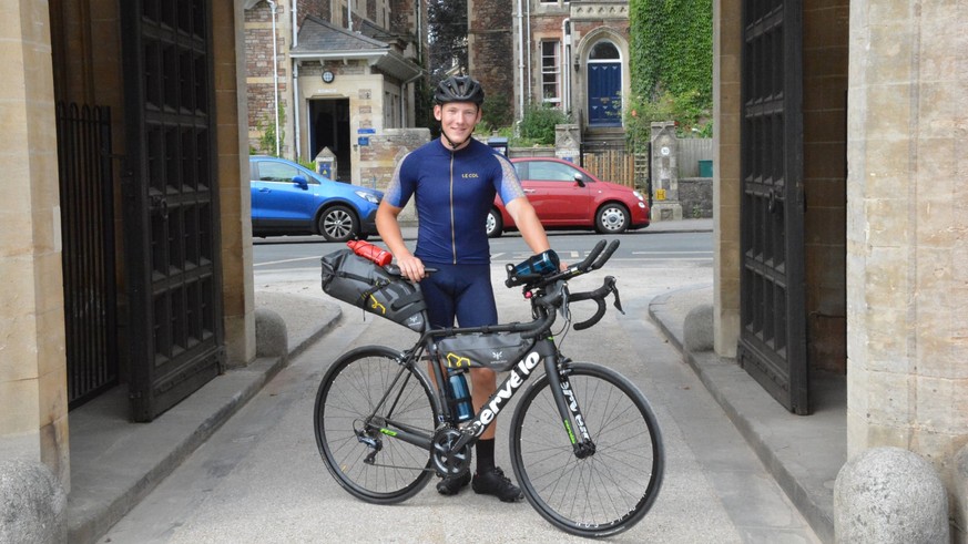 Das ist Charlie Condell, 18-jährig. Seine Mission: Alleine die Welt mit dem Velo umrunden.