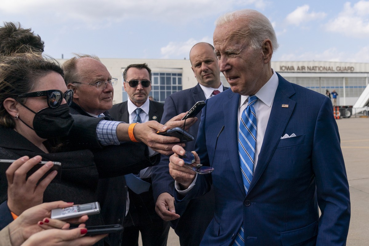 President Joe Biden speaks to the media before boarding Air Force One at Des Moines International Airport, in Des Moines Iowa, Tuesday, April 12, 2022, en route to Washington. Biden said that Russia&# ...