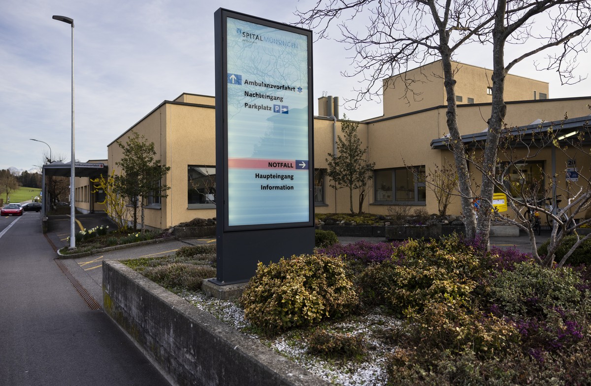 Das Spital Muensingen, am Mittwoch, 22. Maerz 2023 in Muensingen. Die Insel-Gruppe gab heute bekannt, dass die Spitaeler Muensingen und Tiefenau aus wirtschaftlichen Gruenden geschlossen werden. (KEYS ...