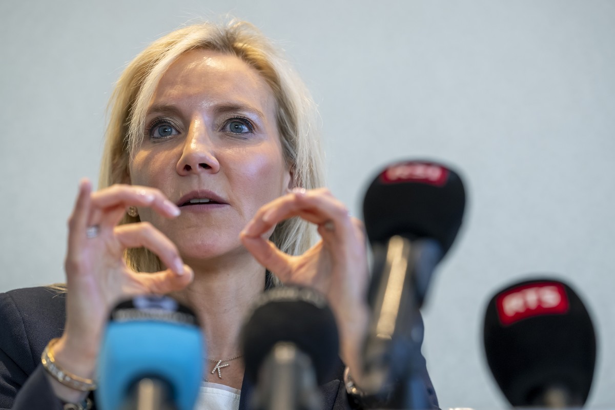 Celine Amaudruz, la vice-presidente de l'UDC Suisse et conseillere nationale, s'exprime lors d'une conference de presse pour annoncer sa candidature a la succession de Guy Parmelin au C ...