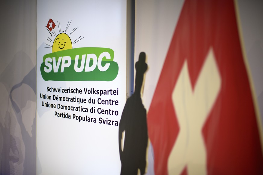 Das Logo der SVP, an der Delegiertenversammlung der SVP Schweiz, am Samstag, 24. Maerz 2018, in Klosters. (KEYSTONE/Gian Ehrenzeller)