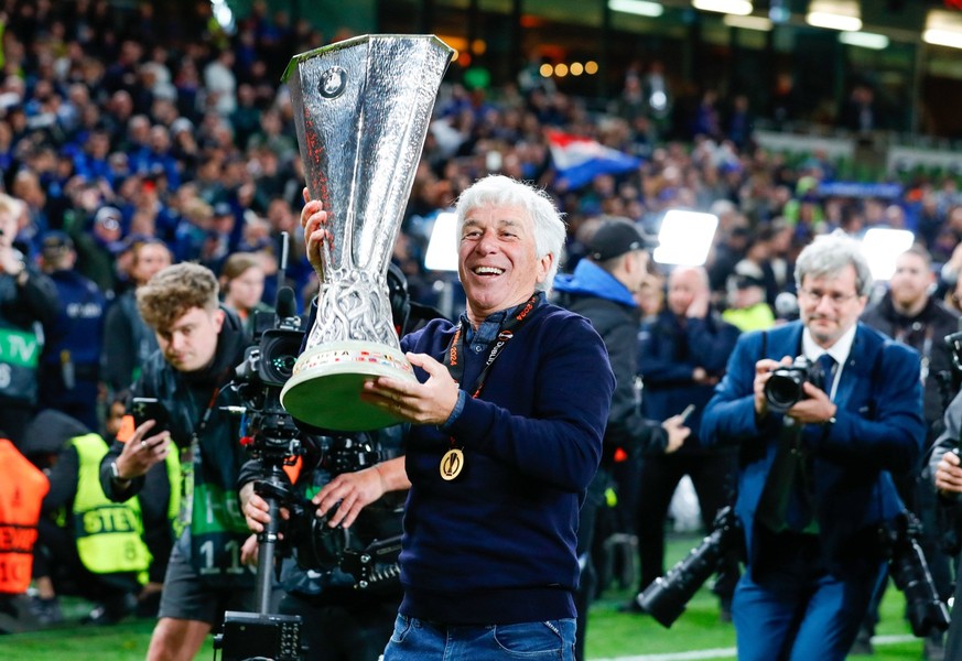Atalanta BC v Bayer Leverkusen UEFA Europa League Gian Piero Gasperini Manager of Atalanta BC lifts the cup during the UEFA Europa League Final between Atalanta BC and Bayer Leverkusen at the Aviva St ...