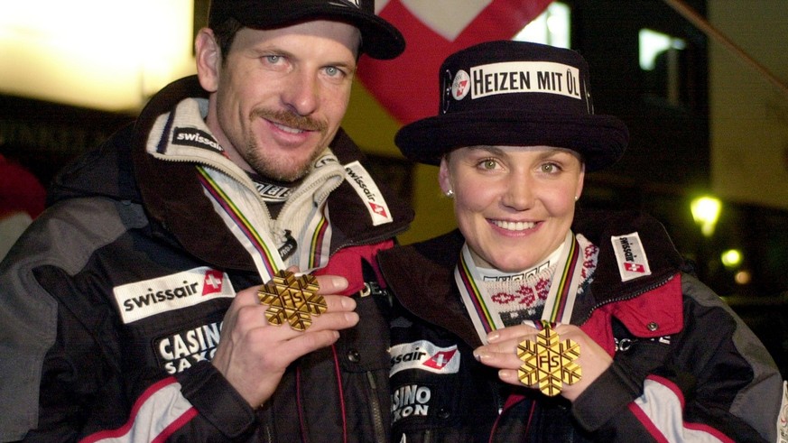 Einen Monat später werden beide Weltmeister: Mike von Grünigen und Sonja Nef.<br data-editable="remove">
