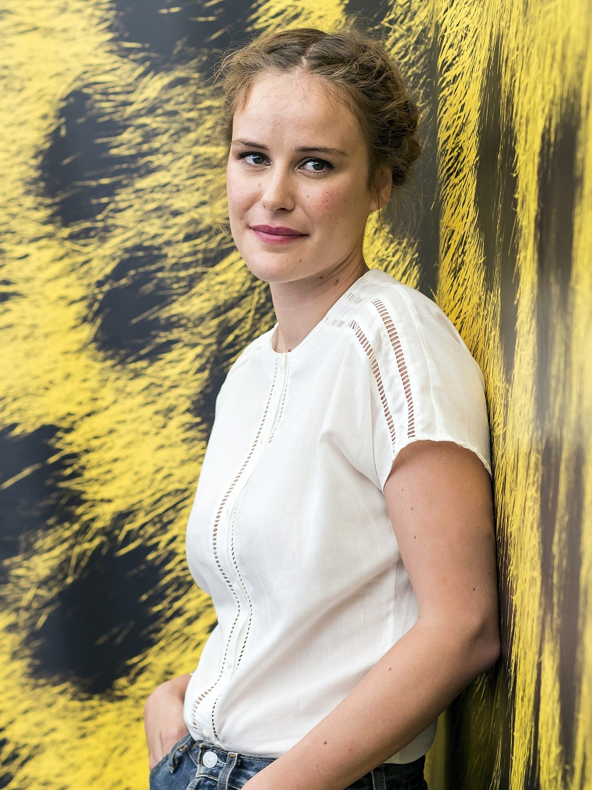 epa05461310 Swiss actress Carla Juri poses during a photocall for 'Paula' at the 69th Locarno International Film Festival, in Locarno, Switzerland, 07 August 2016. The Festival del film Loca ...