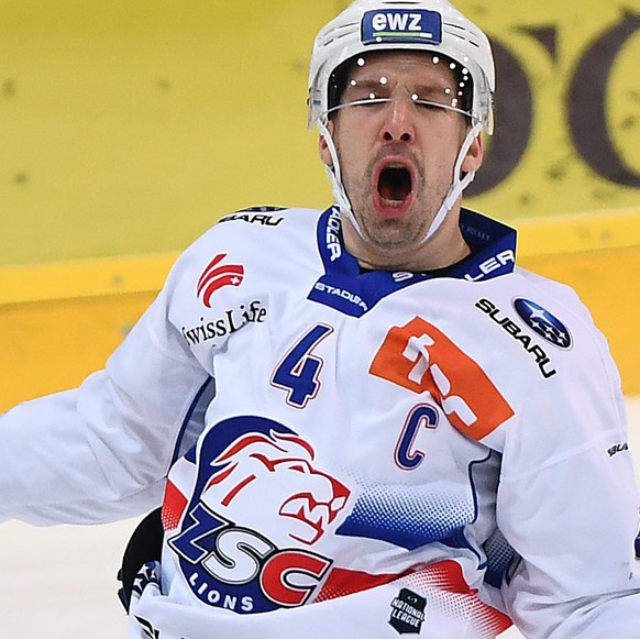 Zsc&#039;player Patrick Geering celebrates the 1 - 2 goal, during the preliminary round game of National League A (NLA) Swiss Championship 2018/19 between HC Ambri Piotta and ZSC Lions, at the ice Sta ...