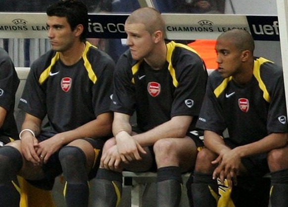 Onderwerp/Subject: Arsenal 2-1 Champions League Final Reklame: Club/Team/Country: FC Barcelona, Barca Arsenal Seizoen/Season: 2005/2006 FOTO/PHOTO: Arsenal s coach Arsene WENGER 2R Dennis BERGKAMP 6L  ...