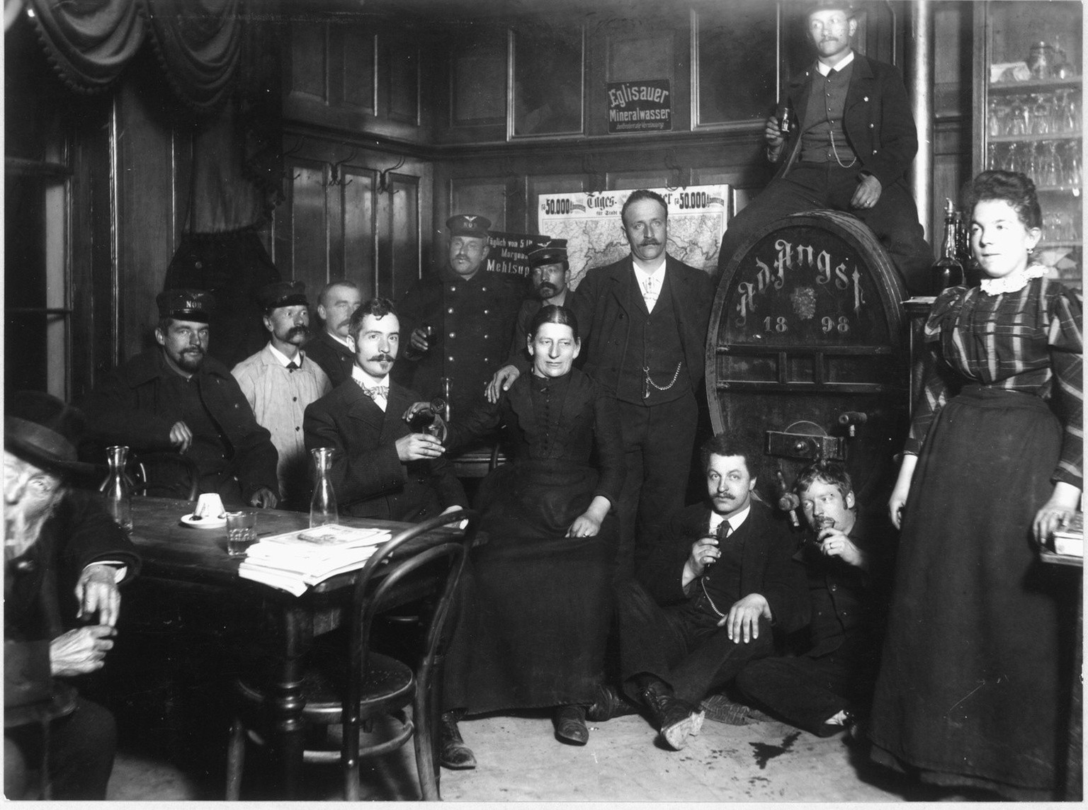 Restaurant Helvetia, Kasernenstrasse 15, um 1901.