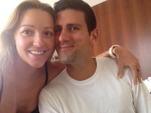 Zehn Tage nach der&nbsp;kirchlichen Hochzeit&nbsp;meldet sich Novak Djokovic als Ehemann wieder und zeigt ein erstes Bild der beiden frischverheirateten, allerdings ohne den Babybauch von Jelena. «Fra ...
