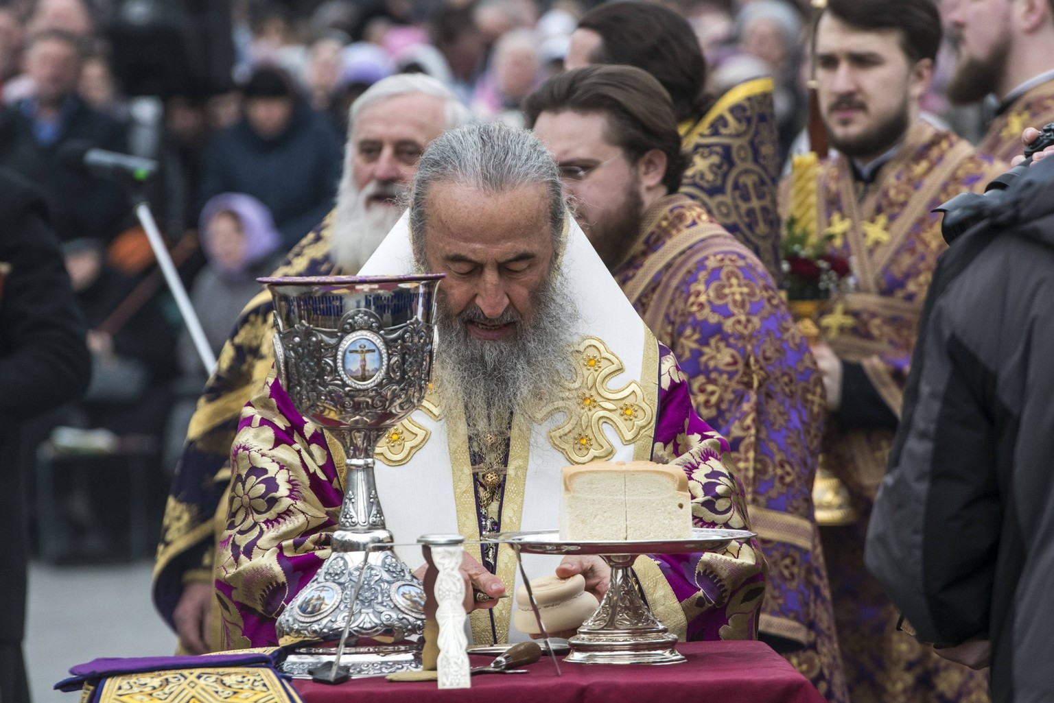 Metropolitan Onufriy Leads Service At Kyiv-Pechersk Lavra Monastery A service led by Metropolitan Onufriy, head of the Ukrainian Orthodox Church Moscow Patriarchate, at a compound of the Kyiv-Pechersk ...