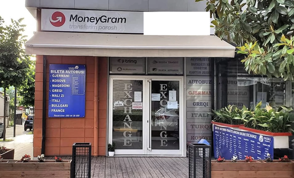 Gehört dem Balkan-Clan: Wechselstube in Tirana.