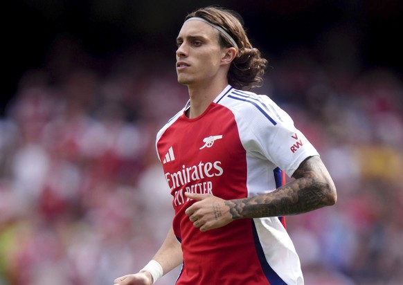 Arsenal&#039;s Riccardo Calafiori during the pre-season friendly match at the Emirates Stadium, London, Sunday Aug. 11, 2024. (Adam Davy/PA via AP)