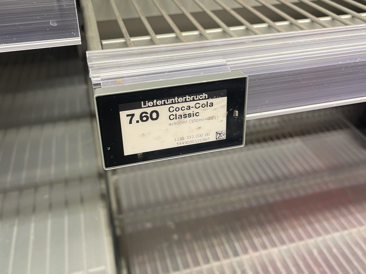 Lieferunterbruch von Coca-Cola Produkten in der Migros-Filiale Limmatplatz.