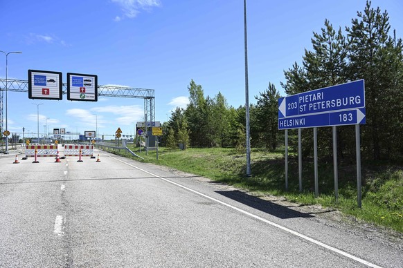 epa11360320 A general view at the border of Finland and Russia on the Finnish-Russian border in Vaalimaa Virolahti, Finland, 22 May 2024. The border is closed to public traffic. EPA/KIMMO BRANDT