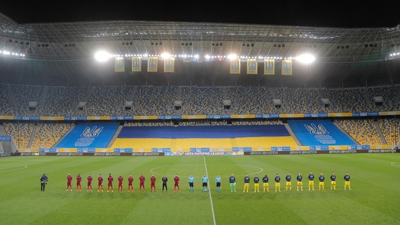 epa08644975 Players of Switzerland and Ukraine line up before the UEFA Nations League group stage soccer match between Ukraine and Switzerland in Lviv, Ukraine, 03 September 2020. EPA/SERGEY DOLZHENKO