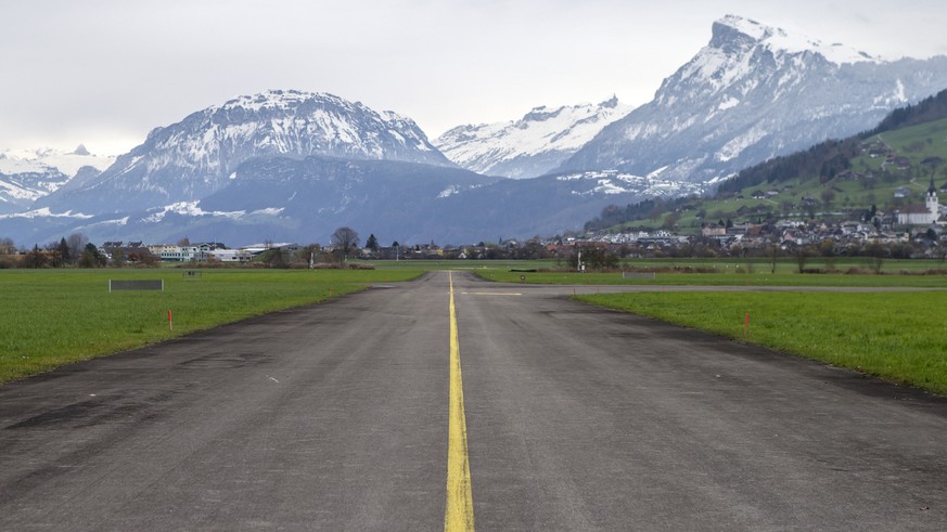 Der Flugplatz Buochs, fotografiert am Montag, 20. November 2017. Die Nidwaldner Stimmberechtigten stimmen am 26. November ueber die Beteiligung des Kantons von 10 Millionen Franken an den Kosten fuer  ...