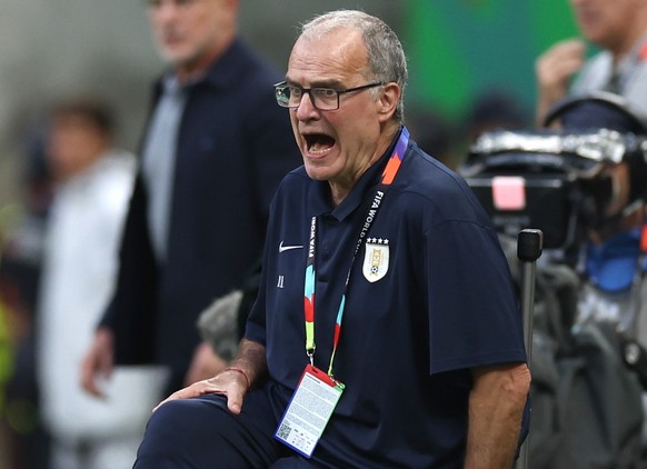 epa13068068 Uruguay's head coach Marcelo Bielsa gives instructions during the FIFA World Cup 2026 group stage match Uruguay against Spain in Guadalajara, Mexico, 26 June 2026. EPA/ALEX CRUZ