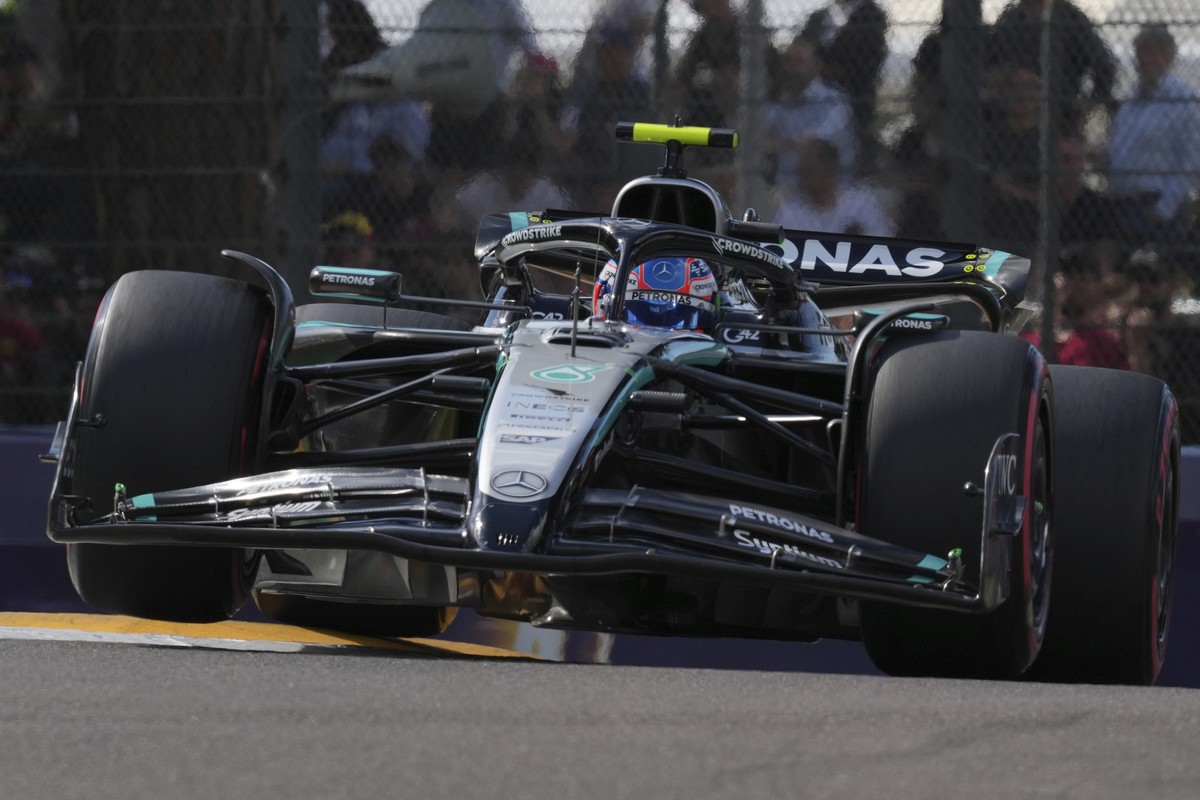 Mercedes driver Andrea Kimi Antonelli of Italy in action during the qualifying at the Enzo and Dino Ferrari racetrack, ahead the Italy's Emilia Romagna Formula One Grand Prix, in Imola, Italy, Sa ...