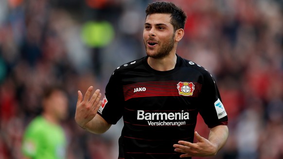 epa05884833 Leverkusen&#039;s Kevin Volland celebrates scoring the 2-0 lead during the German Bundesliga soccer match between Bayer Leverkusen and VfL Wolfsburg in Leverkusen, Germany, 02 April 2017.  ...