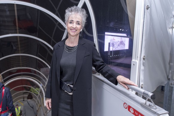 Portrait von Regierungsraetin Carmen Walker Spaeh in einem Hangar des Flughafen Zuerich KIoten am Freitag 29. Januar 2016. (KEYSTONE/NICK SOLAND)