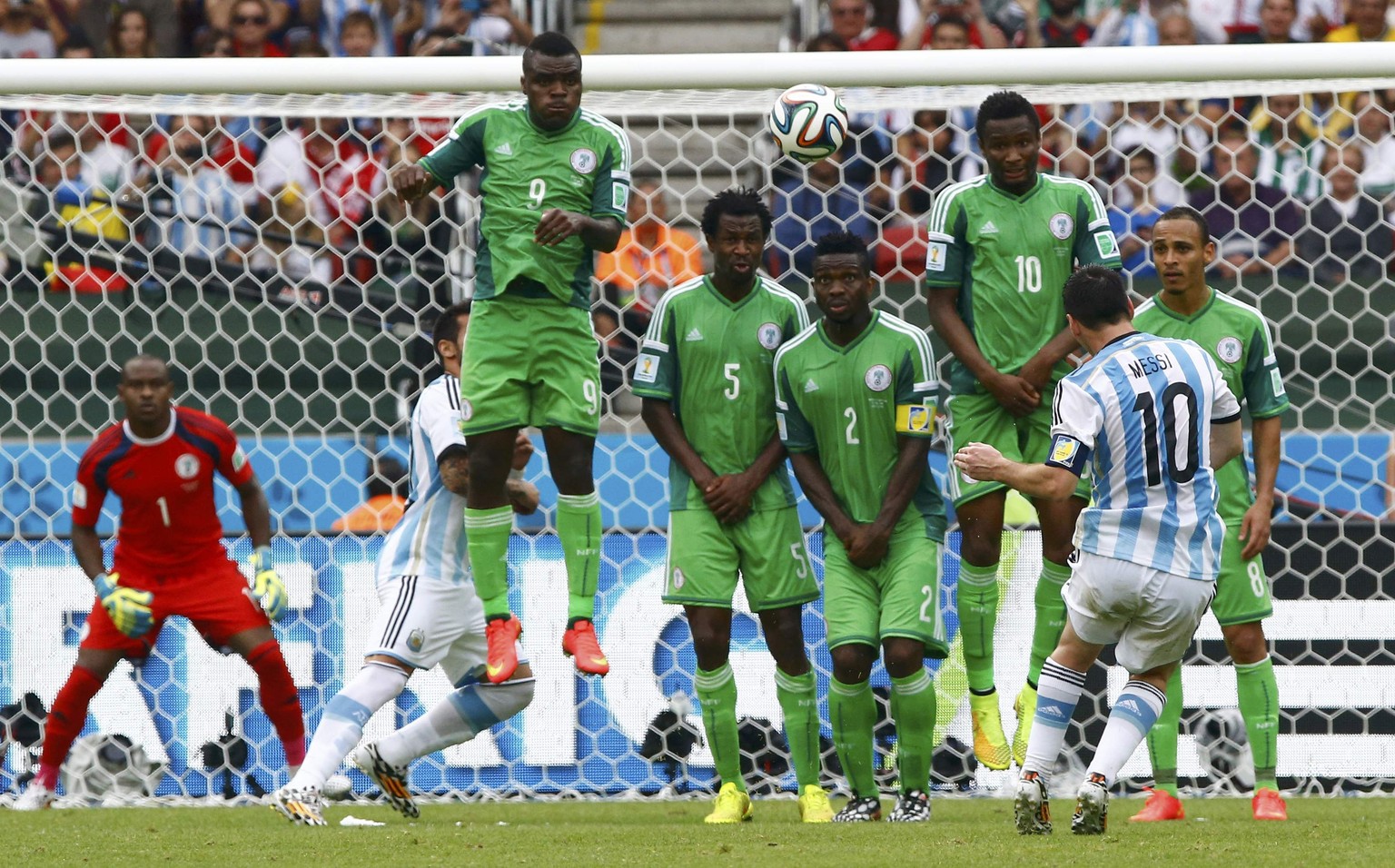 Messi erzielt mit einem herrlichen Freistoss das zwischenzeitliche 2:1 für die Argentinier.&nbsp;