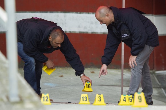 Die Tessiner Polizei bei der Spurensicherung.