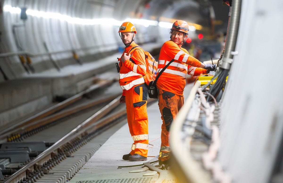 Sanierungsarbeiten im Gotthard-Basistunnel, aufgenommen am Freitag, 24. Mai 2024, bei Faido. Bei der Entgleisung eines Gueterzuges am 10. August 2023, wurde die Gleisanlage sowie ein Spurwechseltor im ...