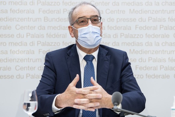 Bundespraesident Guy Parmelin aeussert sich an einer Medienkonferenz zu Covid 19 Massnahmen, am Mittwoch, 12. Mai 2021, in Bern. (KEYSTONE/Peter Schneider)