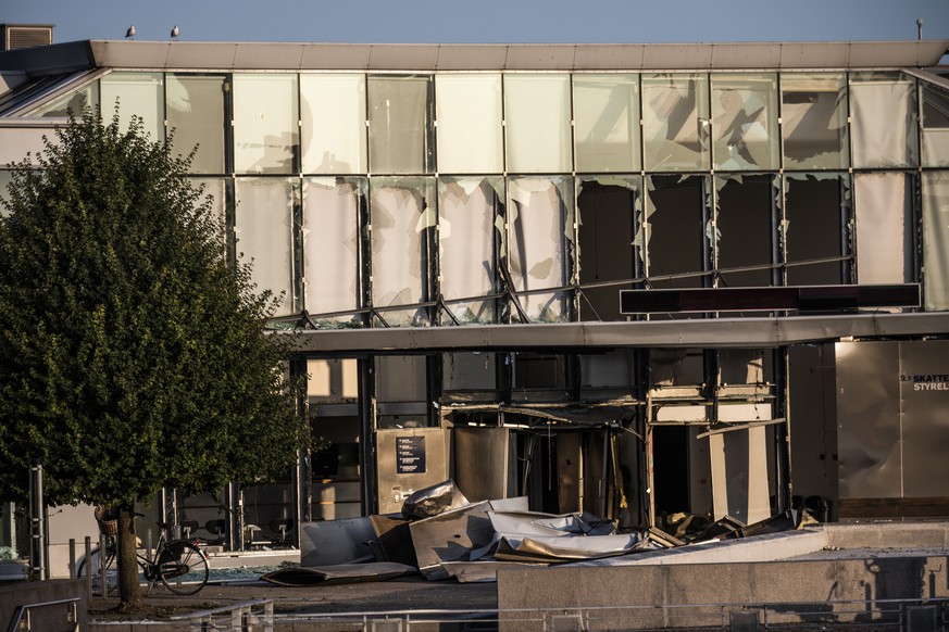 Am 7. August detonierte eine Bombe vor dem Steuerverwaltungsgebäude in Kopenhagen.