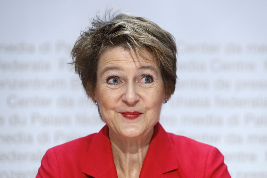 Bundesraetin Simonetta Sommaruga waehrend einer Medienkonferenz zu den eidgenoessischen Abstimmungen, am Sonntag, 25. November 2018 in Bern. (KEYSTONE/Peter Klaunzer)