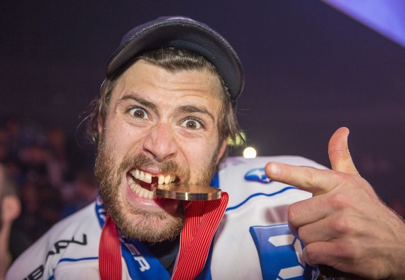 Wenn sich Severin Blindenbacher an seiner Medaille bloss nicht noch ein Zahn ausbeisst.