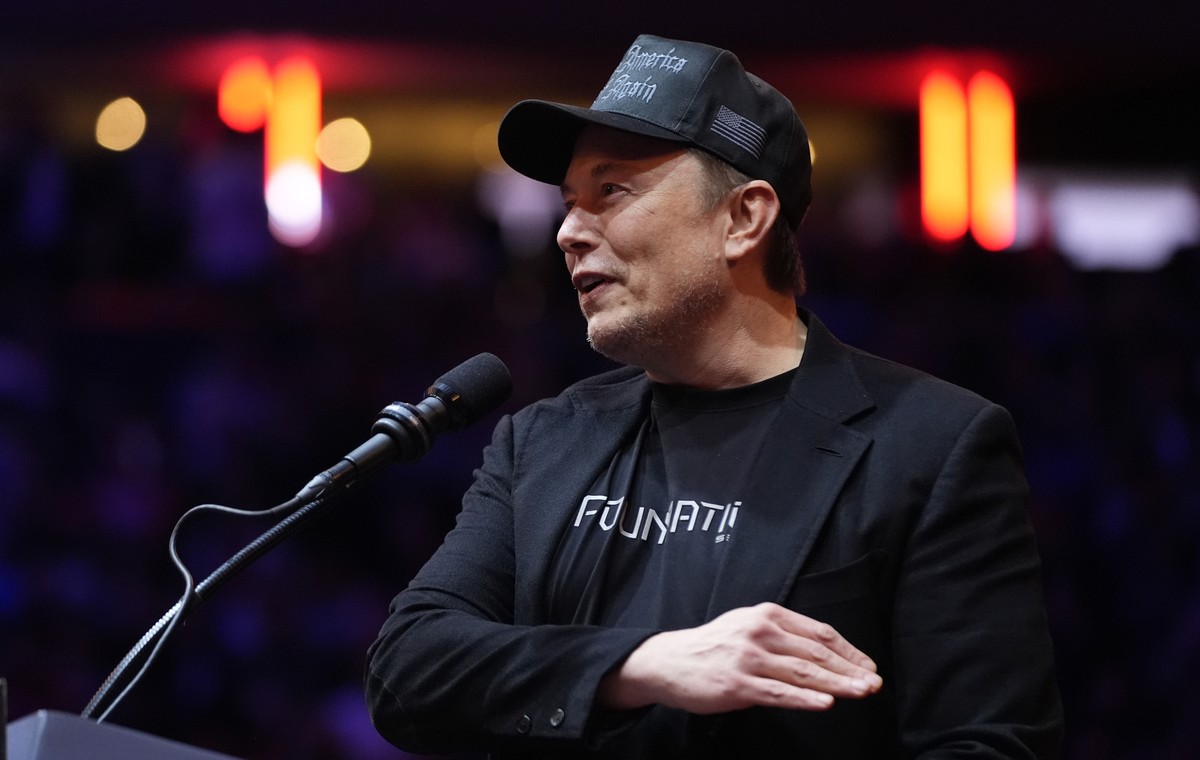 Elon Musk speaks before Republican presidential nominee former President Donald Trump at a campaign rally at Madison Square Garden, Sunday, Oct. 27, 2024, in New York. (AP Photo/Alex Brandon)