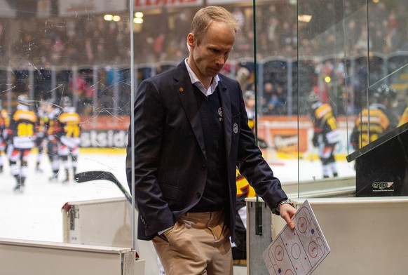 Berns Trainer Johan Lundskog nach dem Eishockey Qualifikationsspiel der National League zwischen dem SC Bern und Lausanne HC, am Montag, 14. Maerz 2022, in der PostFinance Arena in Bern. (KEYSTONE/Dan ...