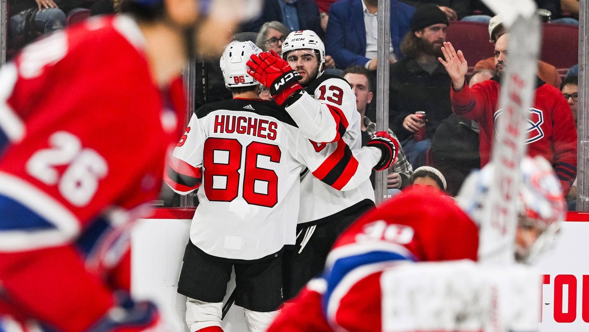 NHL, Eishockey Herren, USA New Jersey Devils at Montreal Canadiens Oct 24, 2023 Montreal, Quebec, CAN New Jersey Devils center Nico Hischier 13 celebrates his goal against the Montreal Canadiens with  ...