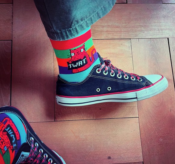&quot;Twat&quot; – so fühlt sich Oliver Baroni, wenn er mal Socken tragen muss.