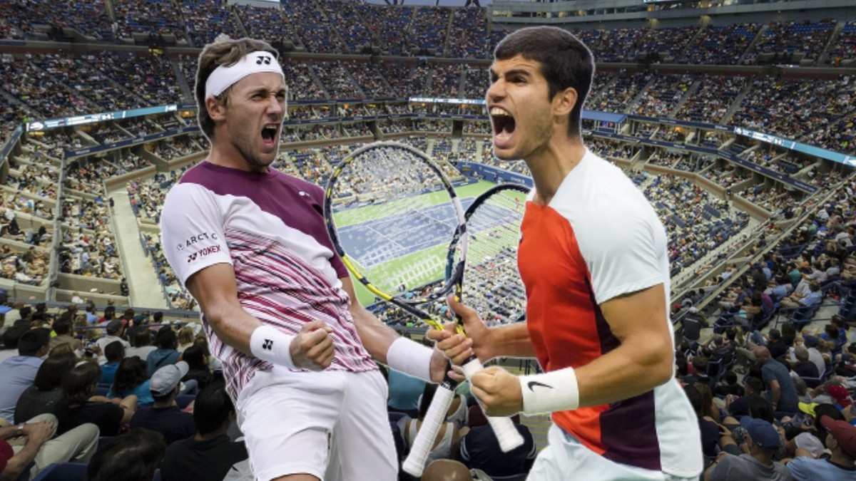 Casper Ruud (à gauche) et Carlos Alcaraz s'affronteront en finale de l'US Open dimanche pour un premier titre en Grand Chelem et la place de numéro 1 mondial.