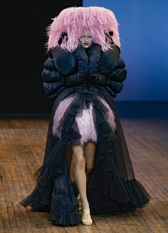 Viktor and Rolf Haute Couture Fall Winter 2025 2026 Collection show during Paris Fashion Week, July 9th, 2025 Viktor and Rolf Fashion Show Haute Couture Fall Winter 2025 2026 Collection , during Paris ...