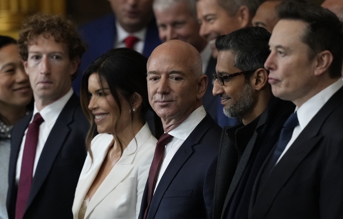 Guests including Mark Zuckerberg, Jeff Bezos, Sundar Pichai and Elon Musk, arrive before the 60th Presidential Inauguration in the Rotunda of the U.S. Capitol in Washington, Monday, Jan. 20, 2025. (AP ...