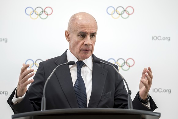 Candidate to the presidency of the International Olympic Committee (IOC) Johan Eliasch speaks during a press conference following a presentation before their fellow IOC members in Lausanne, Switzerlan ...
