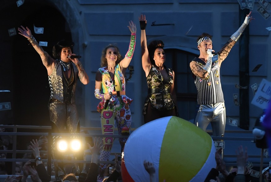 epa07613321 Dutch pop group 'Vengaboys' perform their song 'We’re Going To Ibiza!' at the 'Do' demonstration in Vienna, Austria, 30 May 2019. The song has become an anthem for the collapse of Austria' ...
