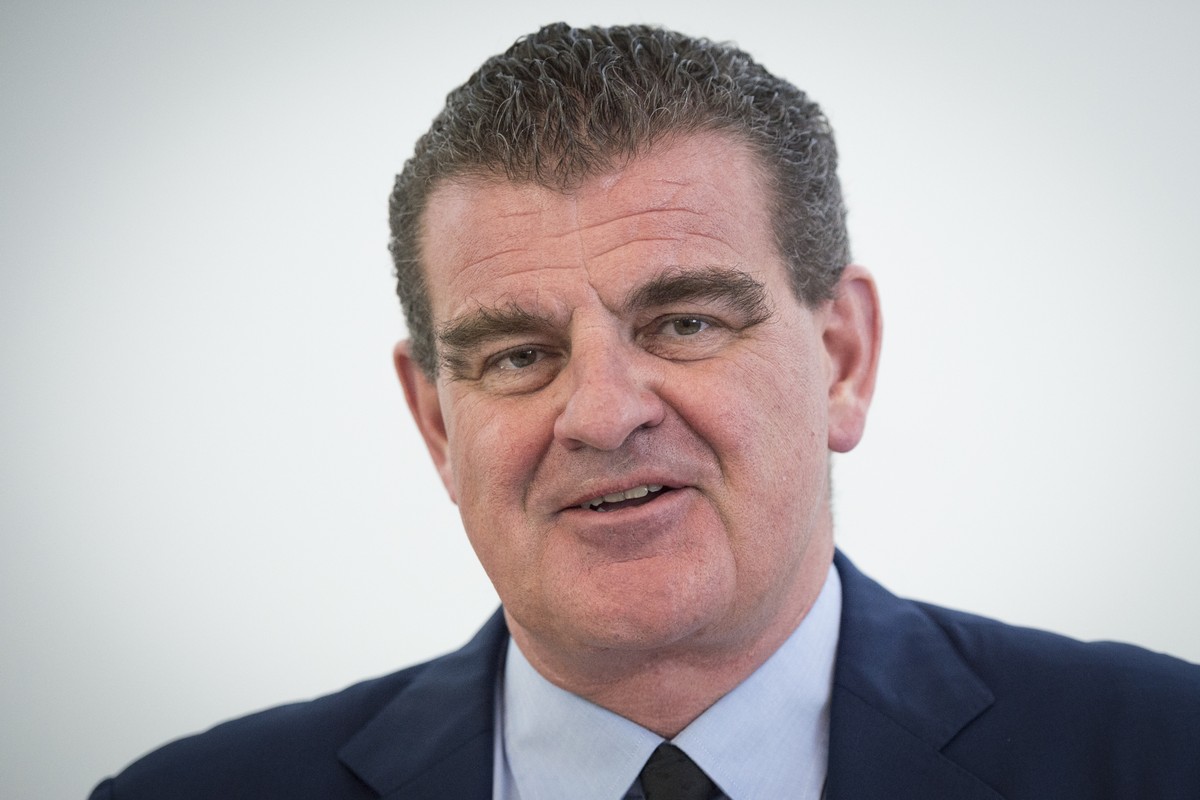CEO Peter Spuhler, aufgenommen an der Jahresmedienkonferenz des Schienenfahrzeugherstellers Stadler Rail Group, am Freitag, 19. Juni 2015, am Hauptsitz in Bussnang. Der Umsatz beim Schienenfahrzeugher ...