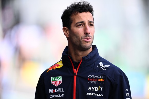 epa10551724 Red Bull Racing reserve driver Daniel Ricciardo in the pits ahead of Free Practice One during the Formula 1 Australian Grand Prix at the Albert Park Circuit in Melbourne, Australia, 31 Mar ...