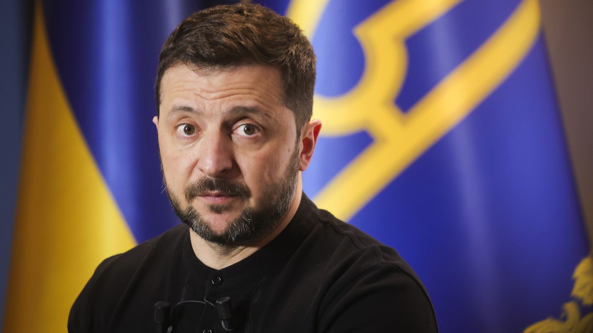 epa11992179 Ukrainian President Volodymyr Zelensky speaks during a press conference at France Television headquarters in Paris, France, 27 March 2025. Ukrainian President Volodymyr Zelensky gives a pr ...