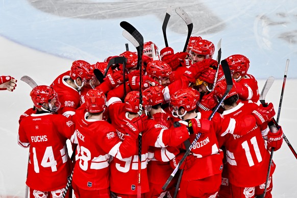 Joie des joueurs lausannois apres la seance de tirs au but lors du match du championnat suisse de hockey sur glace de National League entre Lausanne HC, LHC et HC Davos le vendredi 3 fevrier 2023 a la ...