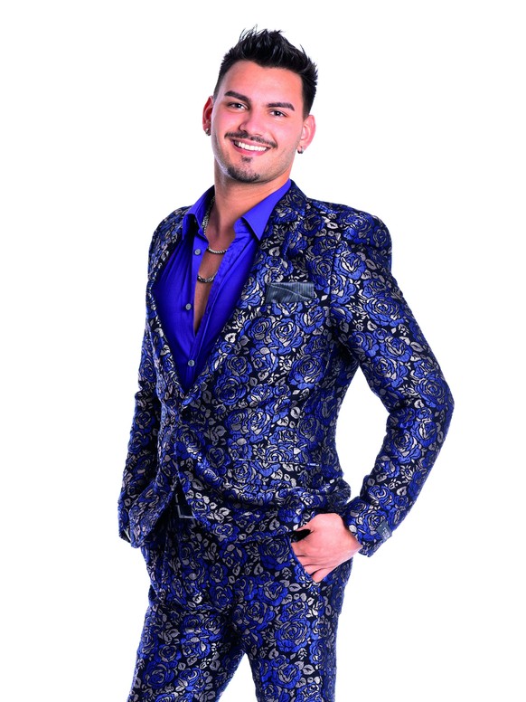 Bachelorette Schweiz 2022, Kandidaten: Andrei aus Zürich, Foto im Anzug