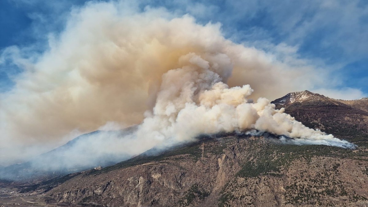 Grosser Waldbrand im Südtirol.